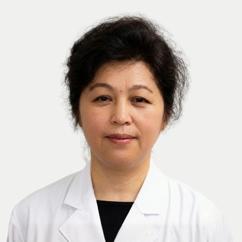 元天津中醫薬大学教授 神戸東洋医療専門学院教師 李宏先生