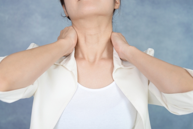 夜の痛みで眠れず、手を伸ばしても届かない。その“動かせない肩”、もう一人で抱え込まないでください。